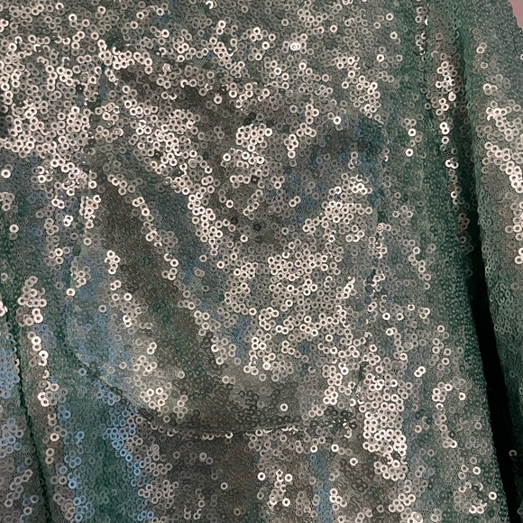 SHOWPO T-SHIRT DRESS !!ACCEPTING THE FIRST REASONABLE OFFER THAT IS SENT!! - Picture 7 of 8